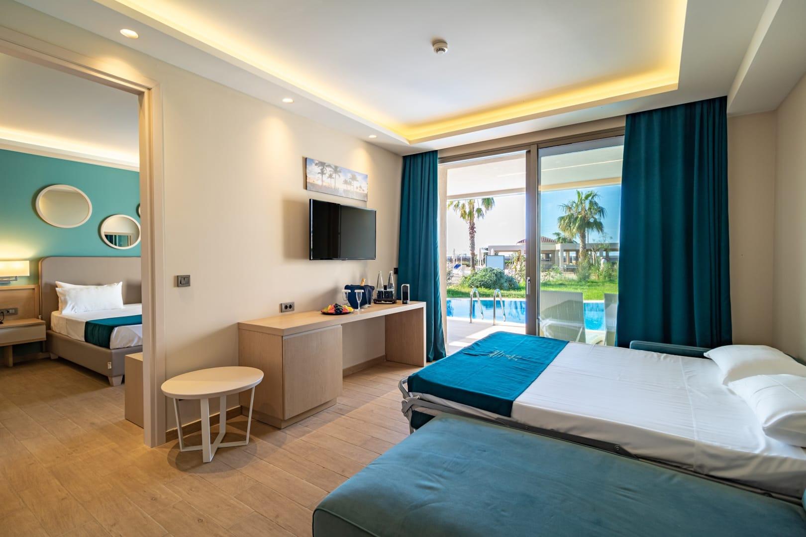 Almyros Hotel 5*